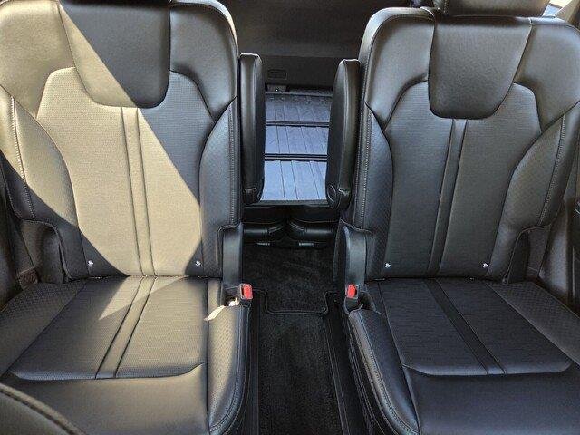 Used 2025 Jungle Green Kia X-Line EX image 32