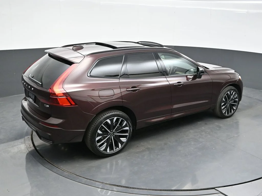 New 2026 Mulberry Red Volvo T8 Ultra image 35