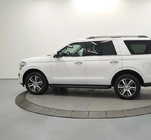 Used 2024 White Ford Limited image 6