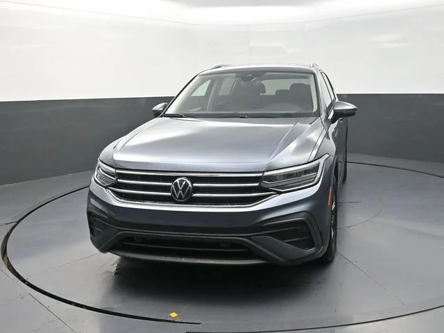 Used 2024  Volkswagen 2.0T SE image 2
