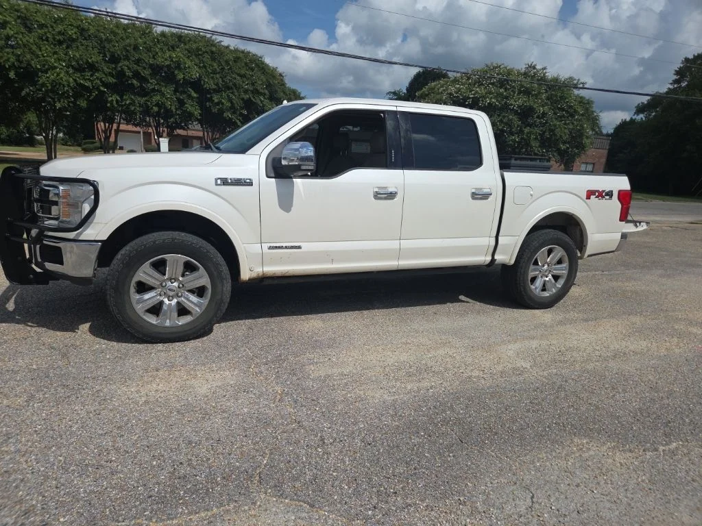 Used 2018 White Ford Lariat image 6
