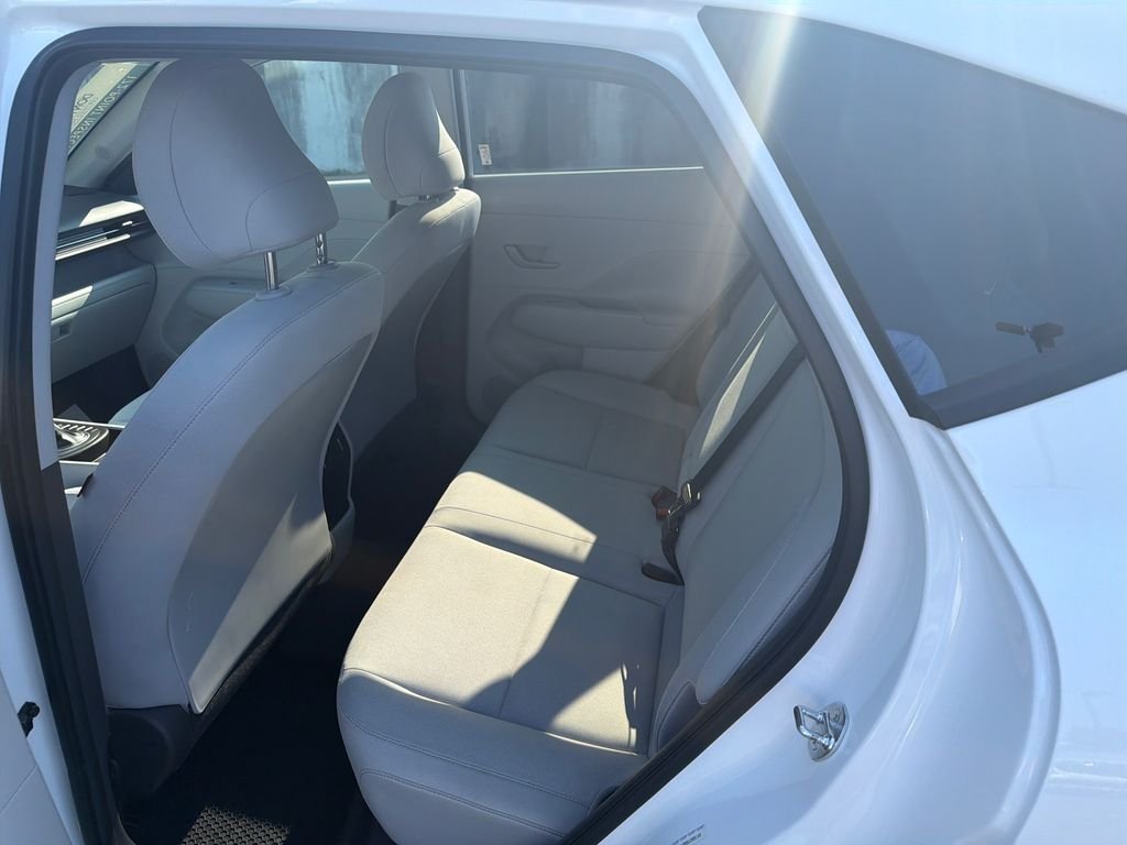 Used 2025 White Hyundai SEL image 14