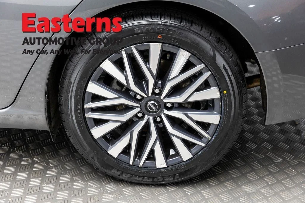 Used 2025 Gray Nissan 2.5 SV image 10