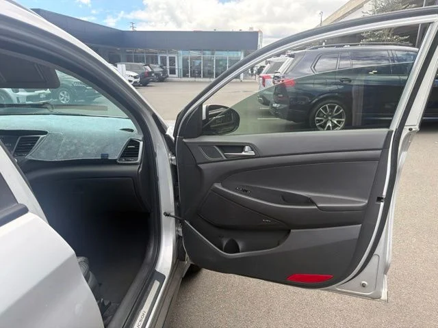 Used 2017 Silver Hyundai Limited image 11