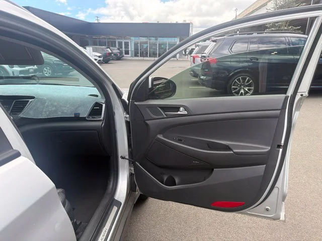 Used 2017 Silver Hyundai Limited image 11