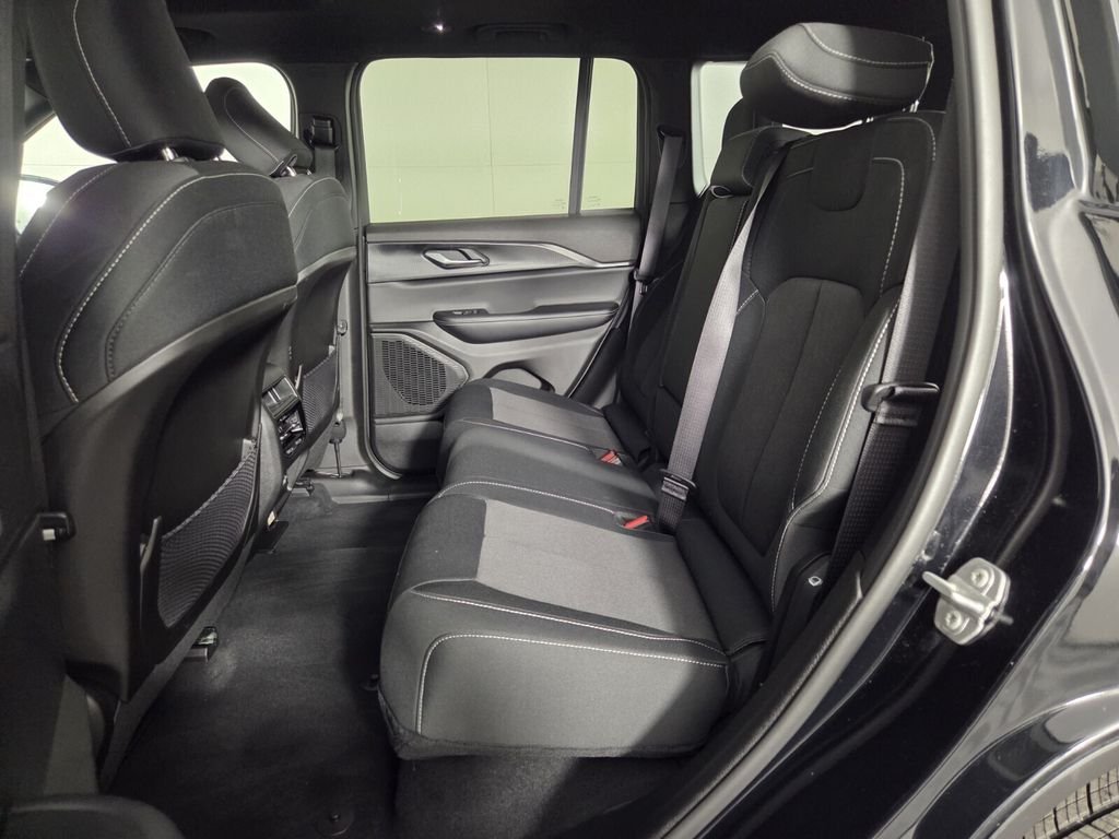 2025 Jeep Grand Cherokee Laredo - Photo 25