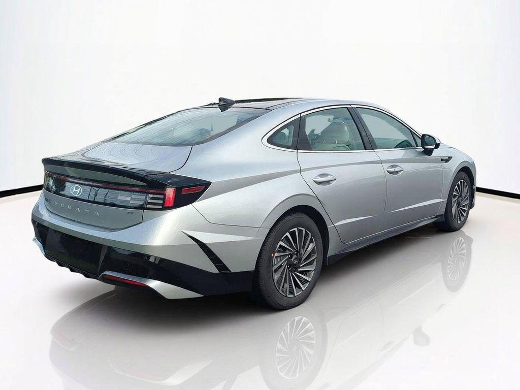 New 2026 Silver Hyundai SEL image 5