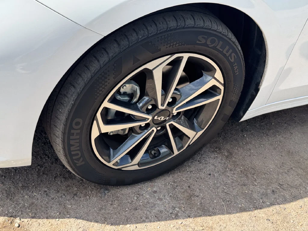 Used 2023 White Kia LXS image 13