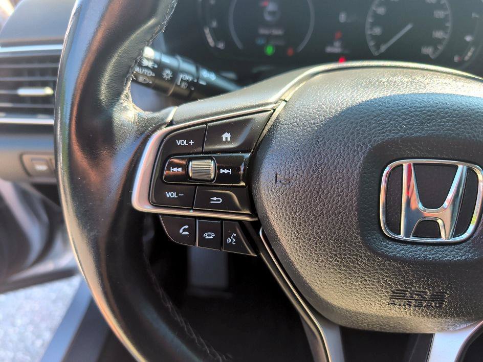 Used 2022 Silver Honda EX-L image 19