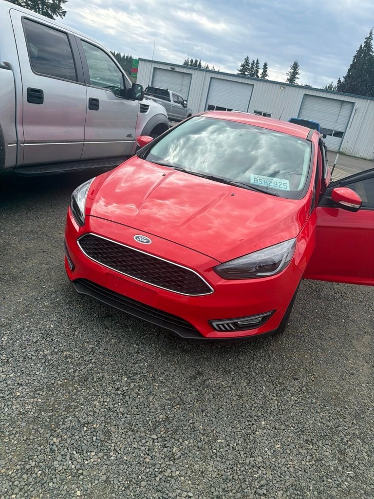 Used 2017  Ford SE image 1