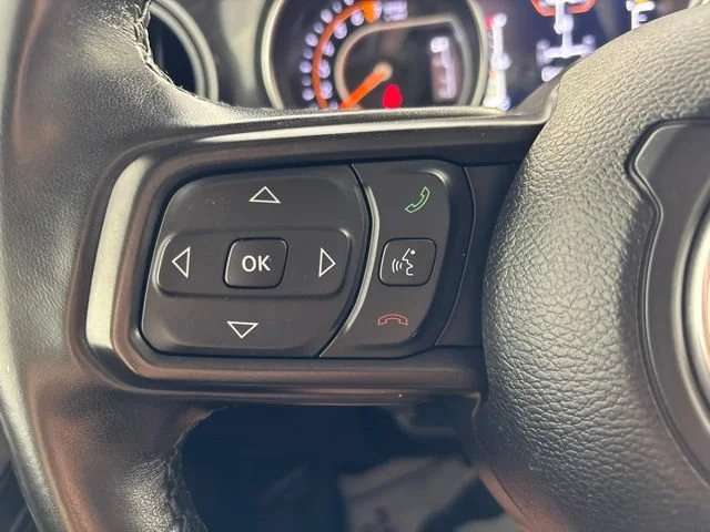 Used 2022 Black Jeep Altitude image 11