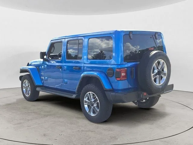 Used 2021 Blue Pearl Jeep Unlimited Sahara image 3
