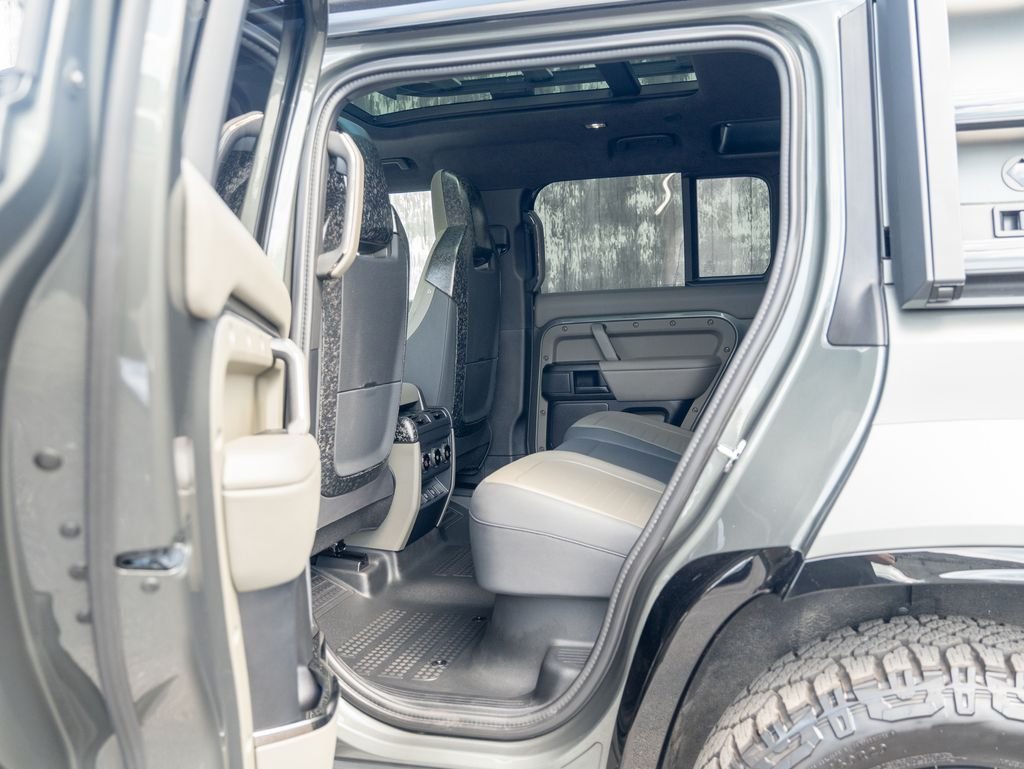 Certified Used 2025 Green Land Rover OCTA image 33