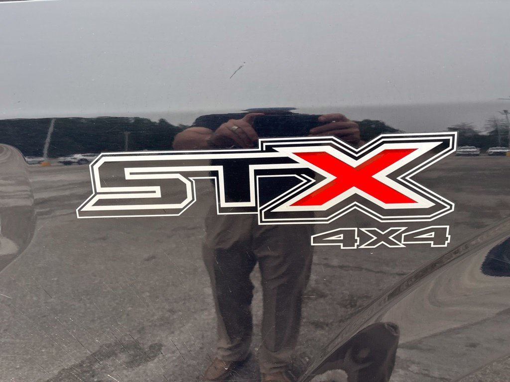 Used 2018  Ford XL image 12