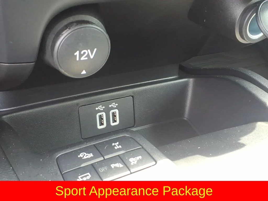 Used 2023 Black Ford XLT image 13