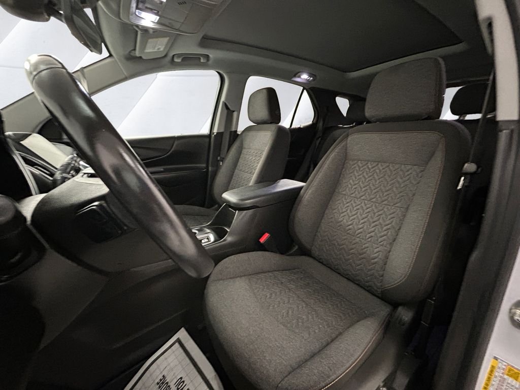 Used 2022 White Chevrolet LT image 8