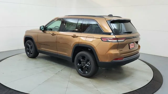 New 2026 Copper Shino Metallic Clear-Coat Exterior Paint Jeep Limited image 8