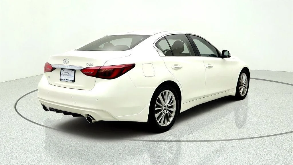 Used 2023 Pure White INFINITI LUXE AWD image 5