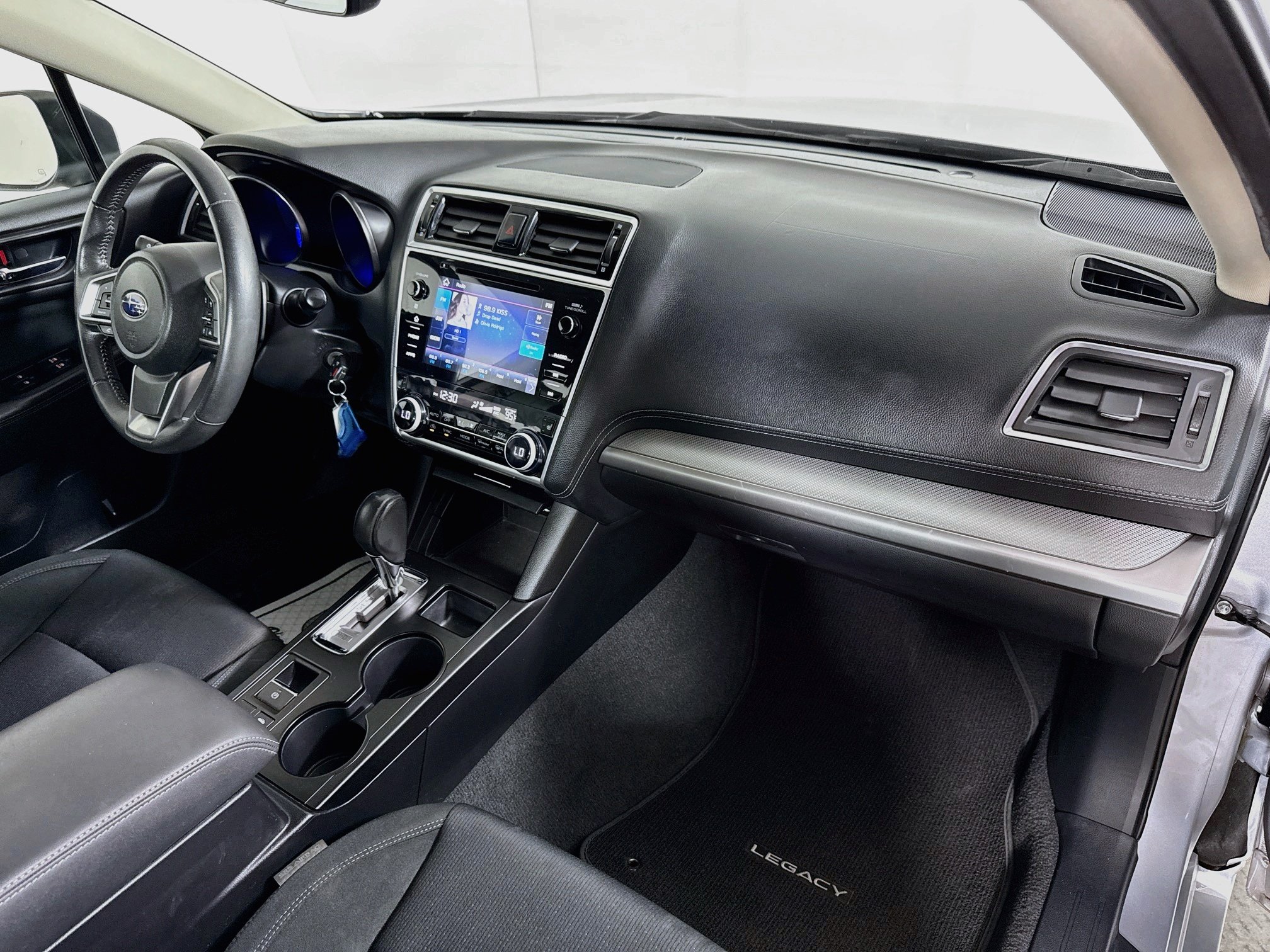Used 2019 Ice Silver Metallic Subaru Premium image 28