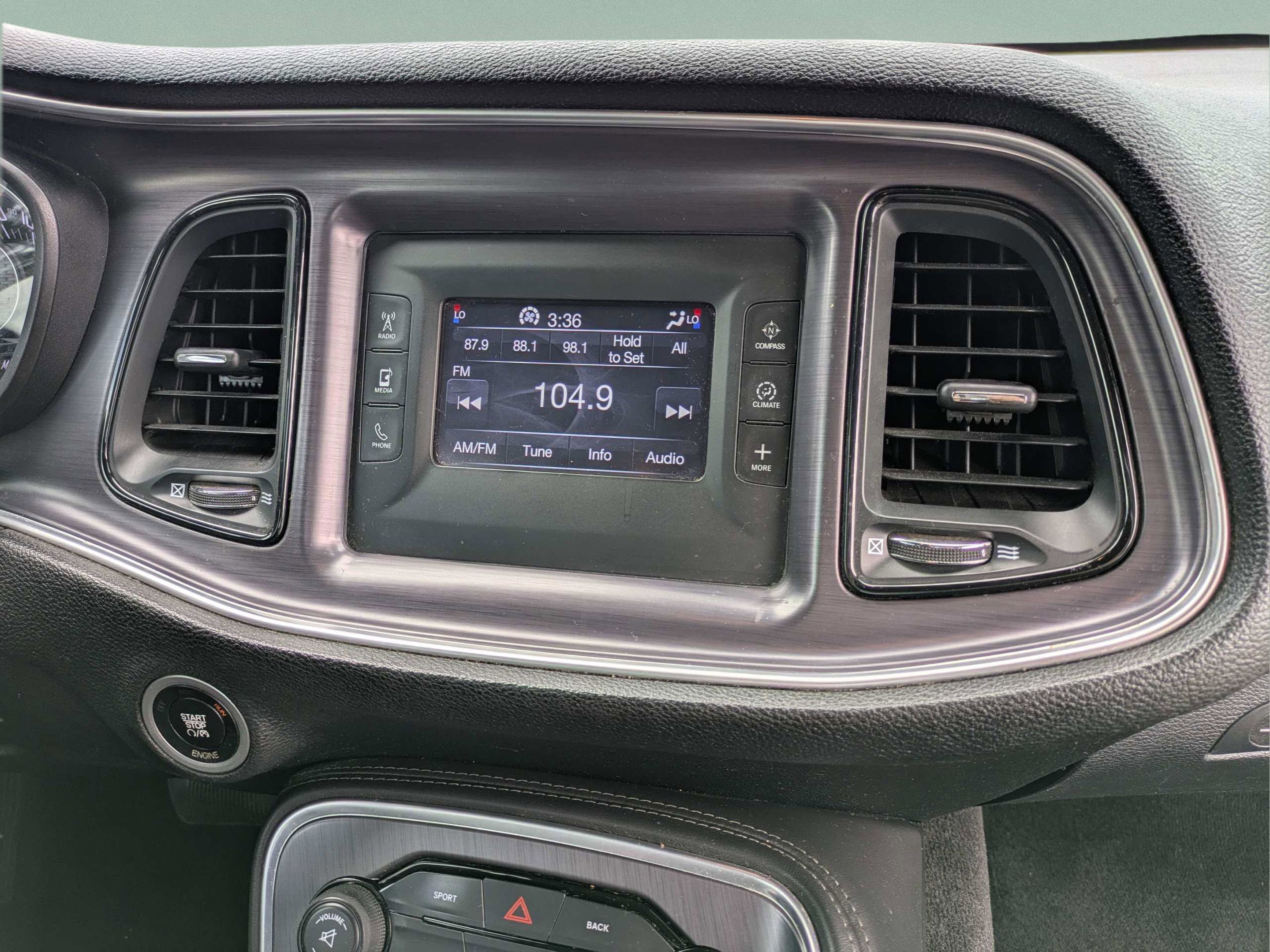 Used 2015 Bright White Clearcoat Dodge SXT image 16
