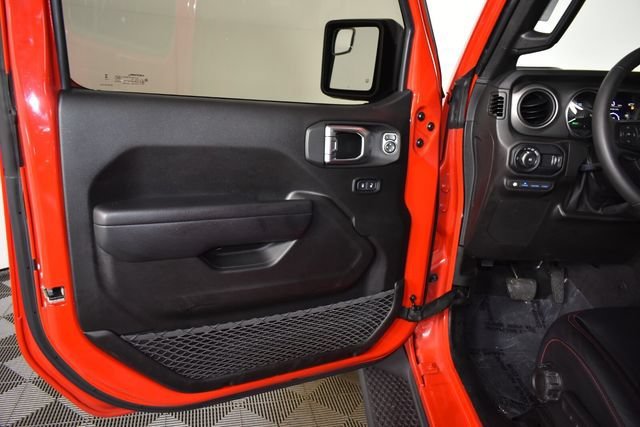 Used 2023 Red Jeep 4x4 image 30