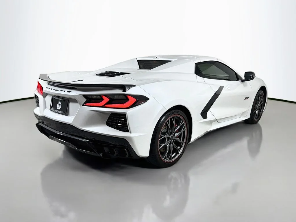 Used 2023 White Chevrolet Stingray image 5