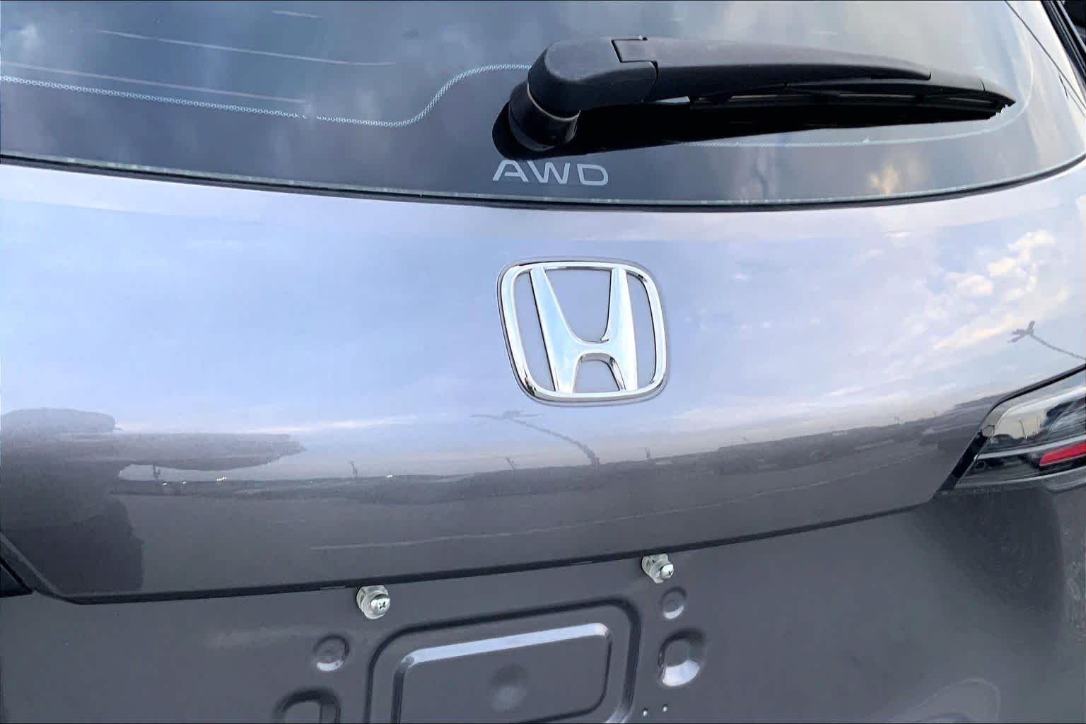 Used 2024 Modern Steel Metallic Honda LX image 10