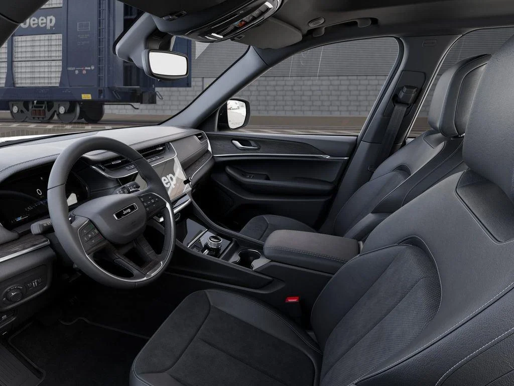 Used 2026 Diamond Black Crystal Pearlcoa Jeep Laredo image 24