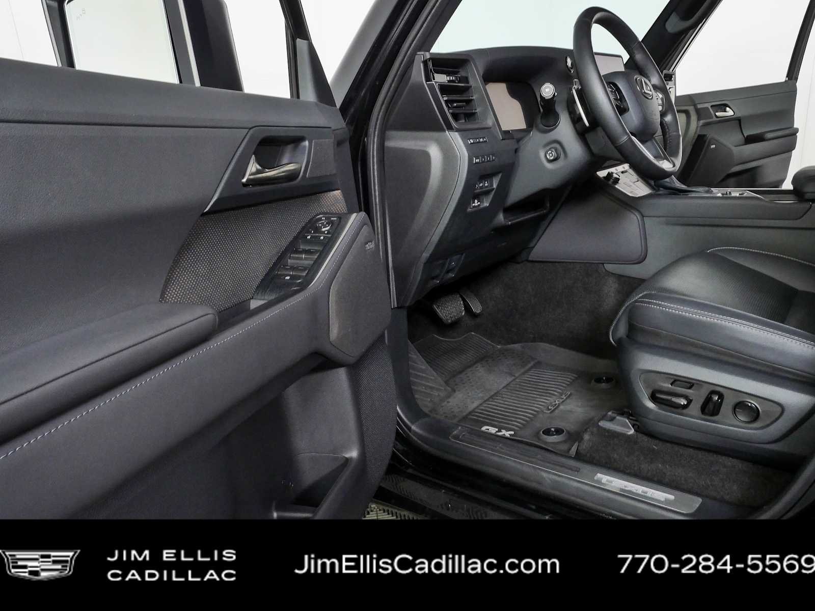 Used 2024  Lexus GX 550 Luxury image 8