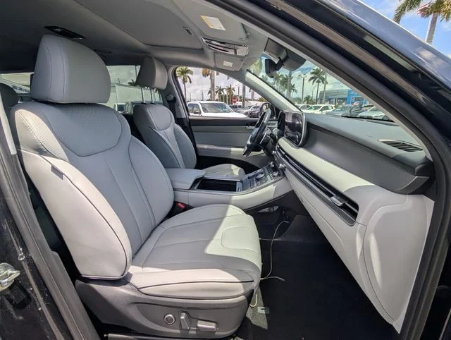 Used 2024 White Hyundai SEL image 19