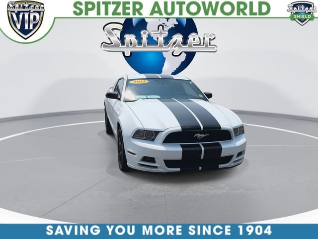 Used 2014 White Ford V6 image 3