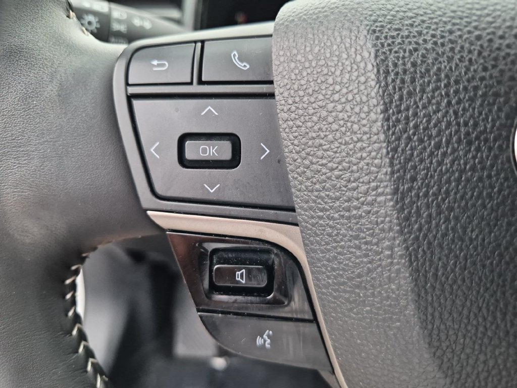 Used 2025 White Toyota SE image 19