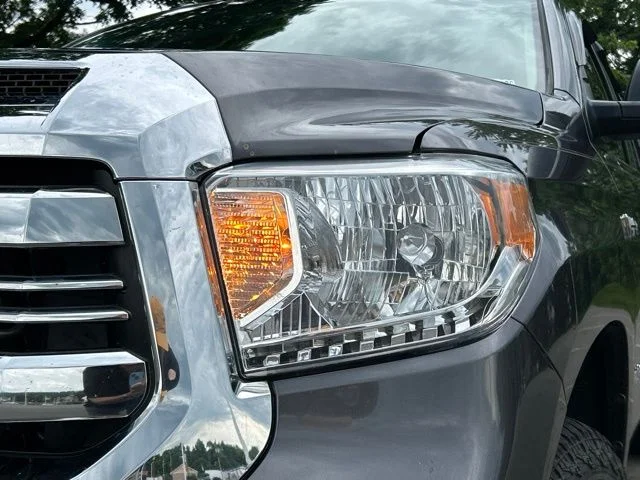 Used 2017 Gray Toyota SR5 image 14