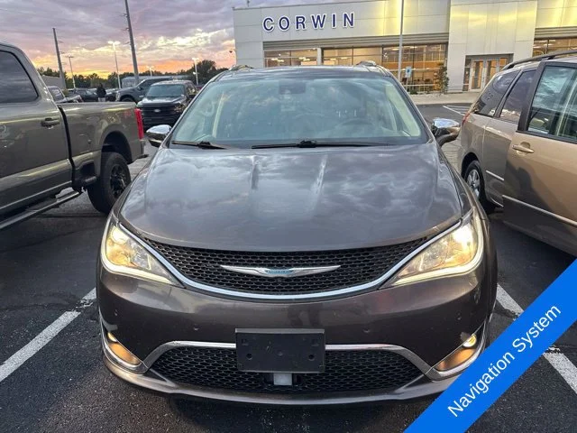 Used 2020 Gray Chrysler Limited image 2