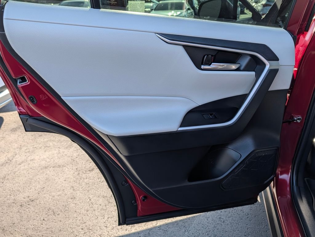 2024 Toyota RAV4 XLE - Photo 15