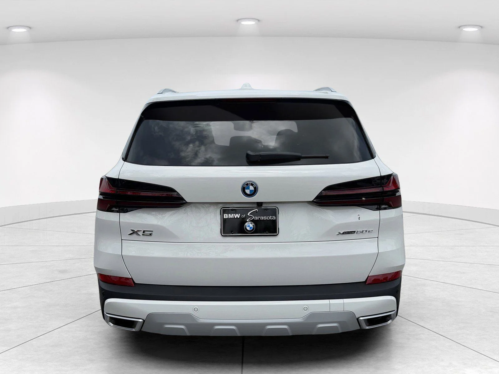 New 2026 Alpine White BMW xDrive50e image 5