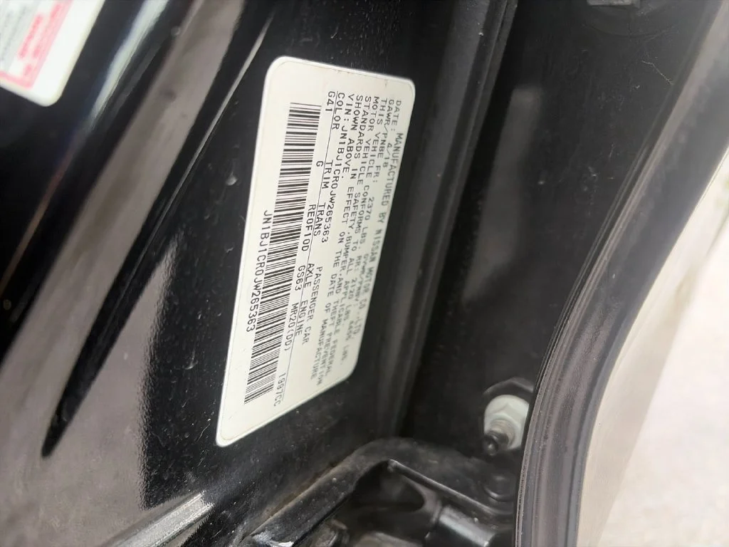 Used 2018 Black Nissan S image 34