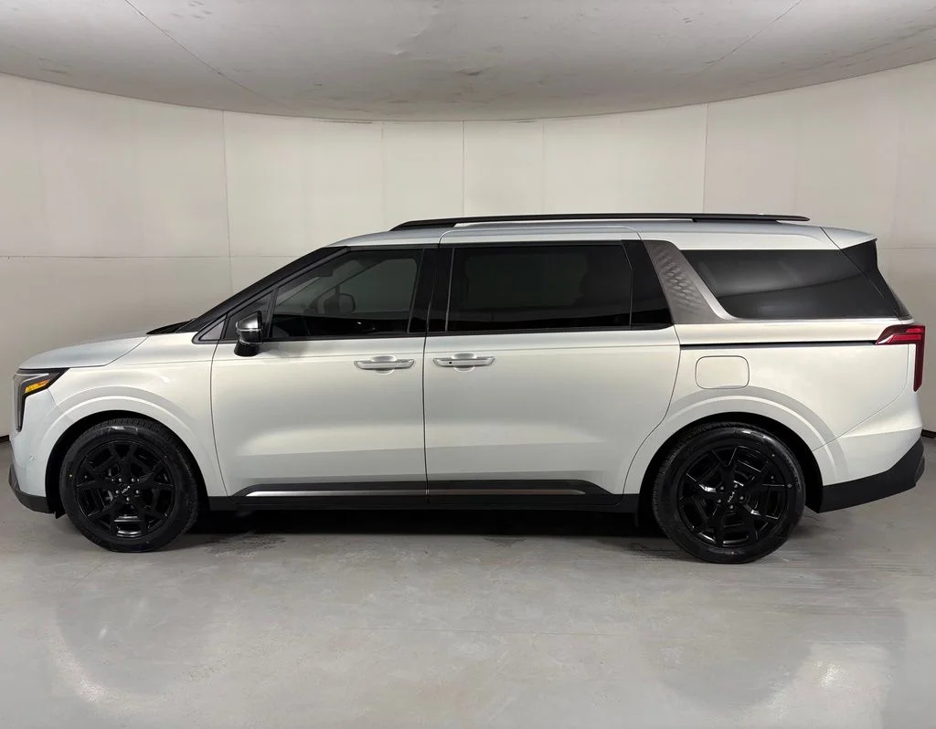 Used 2025 White Kia SX Prestige image 6
