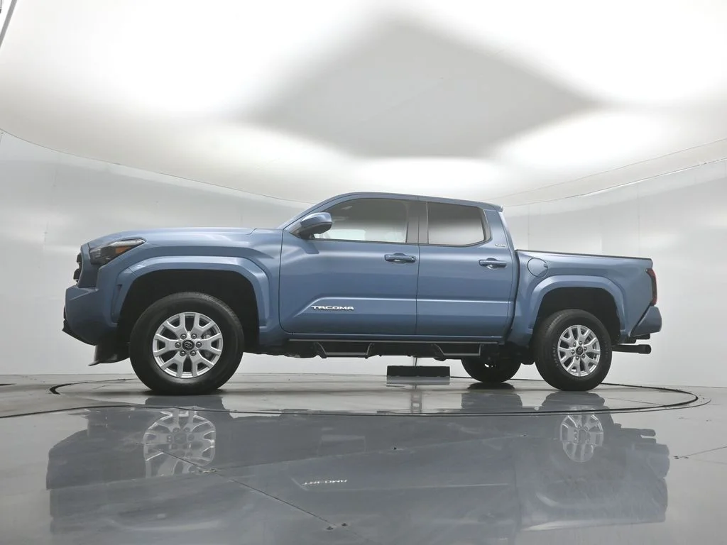 Used 2026 Blue Toyota SR5 image 47