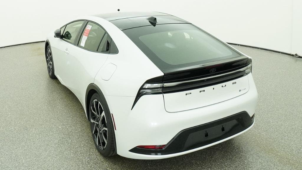 New 2026 Wind Chill Pearl Toyota XSE image 2