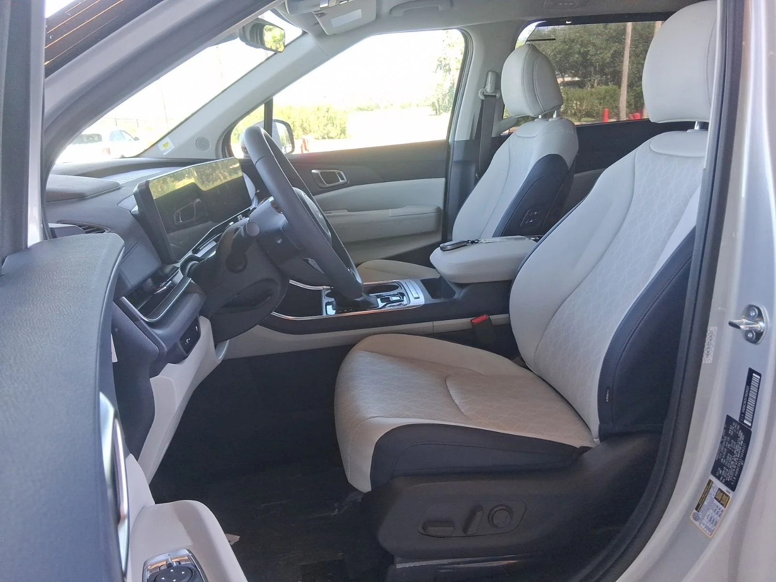 New 2026 White Kia EX image 18