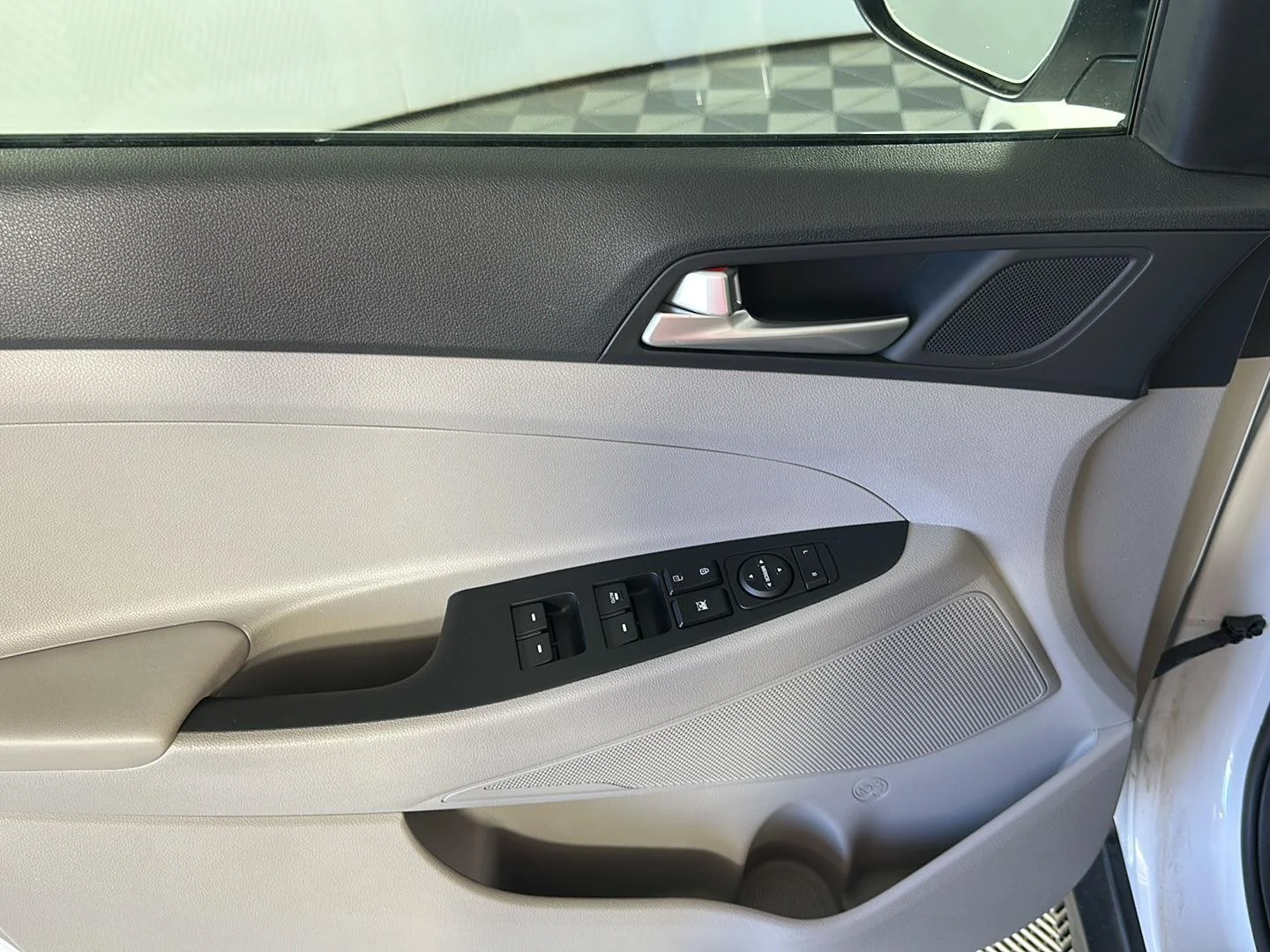 Used 2019 Dazzling White Hyundai Value image 20