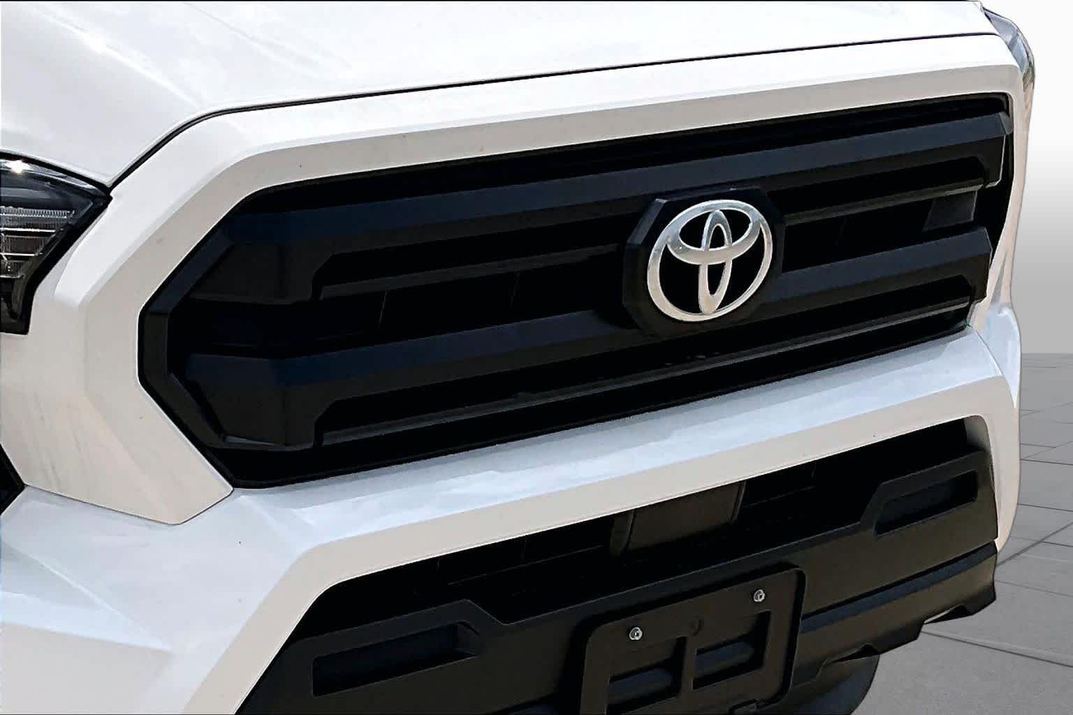 Used 2025 Ice Cap Toyota SR image 28