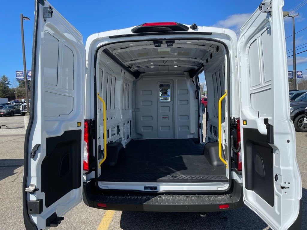 New 2026 Oxford White Ford Cargo Van image 21