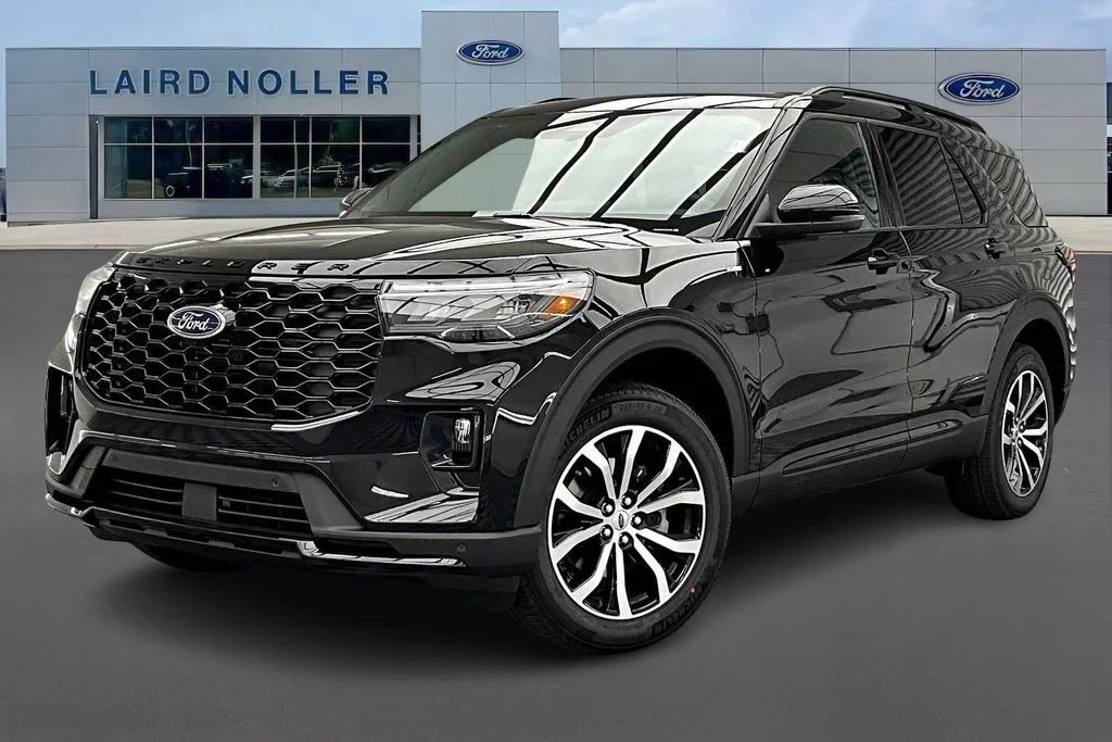 2026 Ford Explorer ST-LINE 4WD's photo