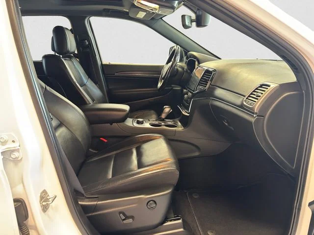 Used 2022 White Jeep Limited image 16