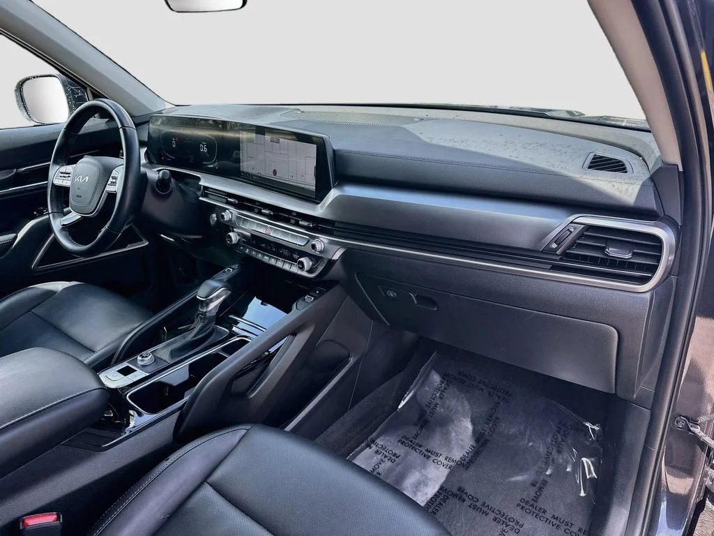 Used 2025 Gray Kia S image 32