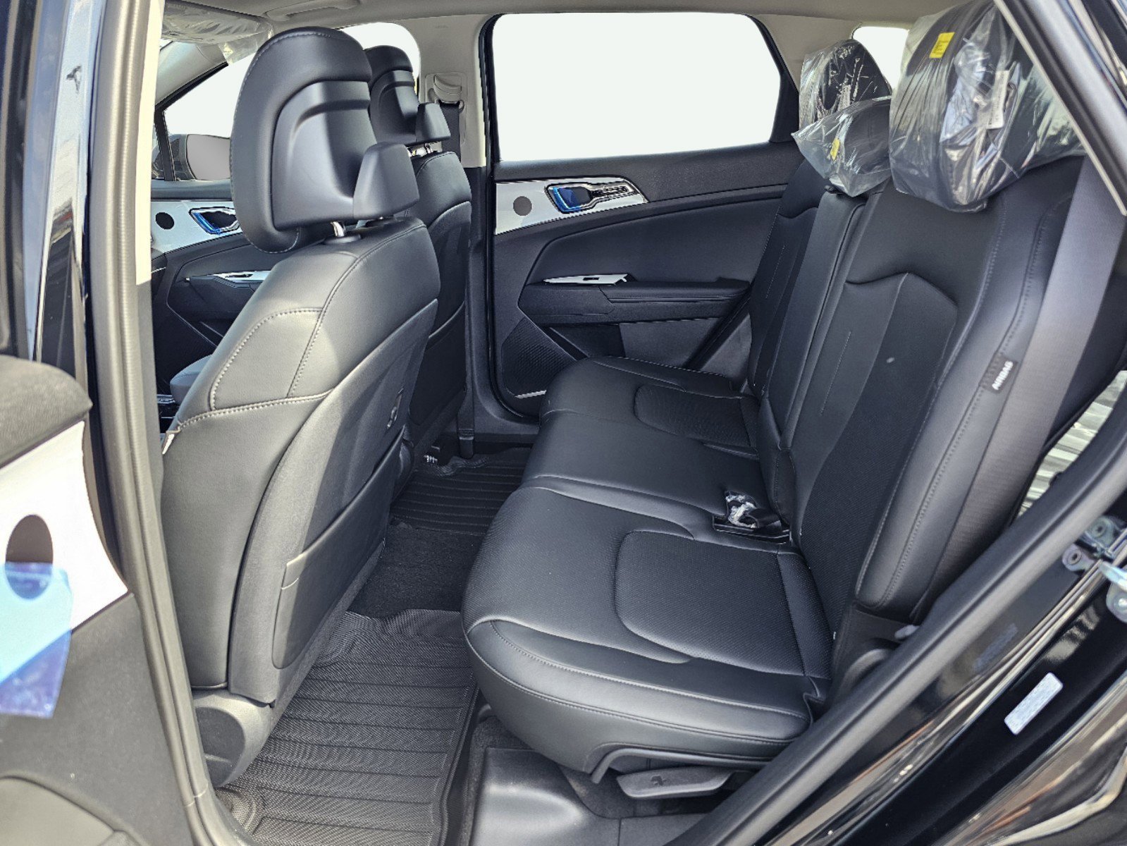 2025 Kia Sportage EX - Photo 32