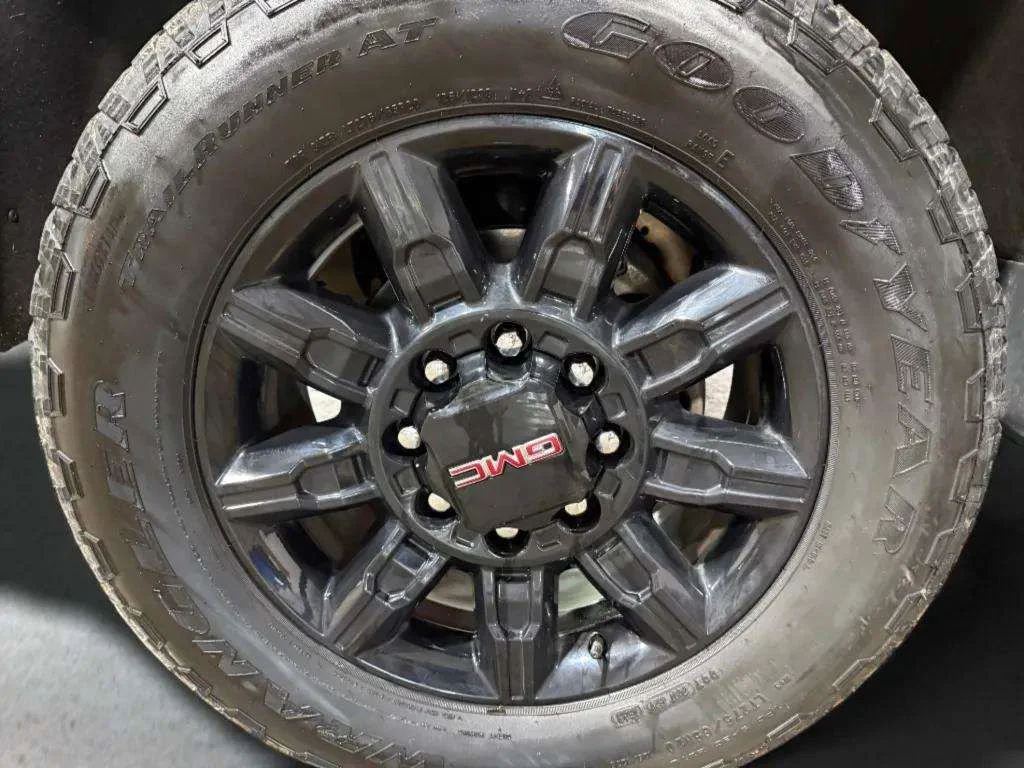 Certified Used 2024 Sterling Metallic GMC AT4 image 29