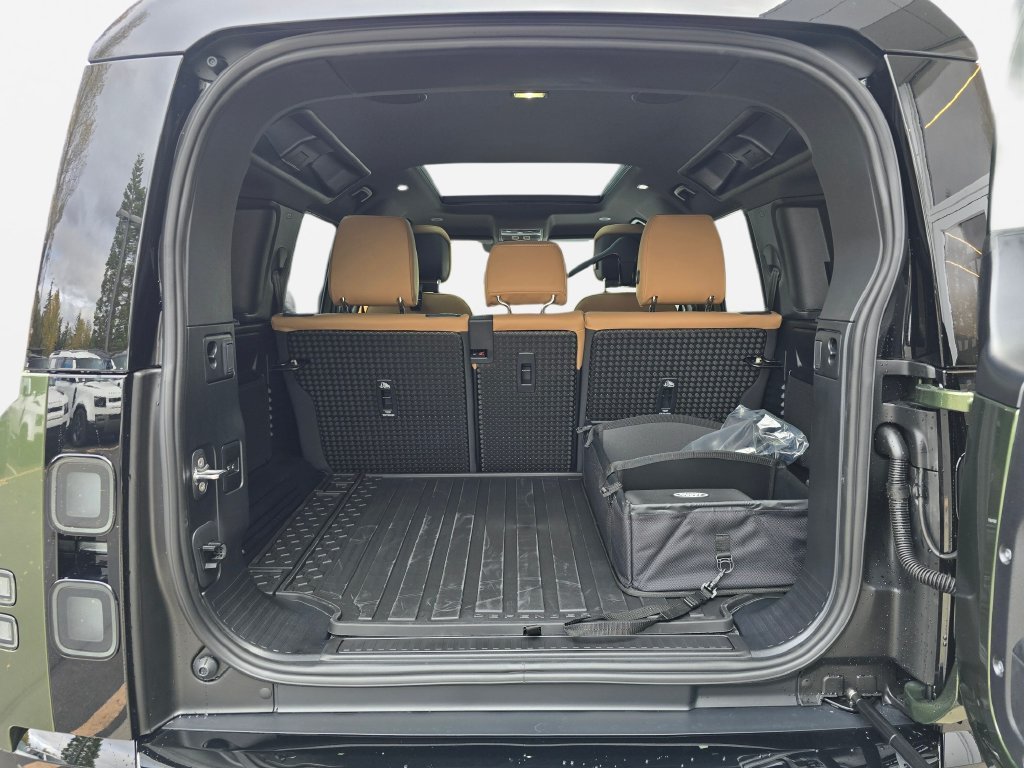 New 2026 Woolstone Green LAND ROVER X-Dynamic SE image 12